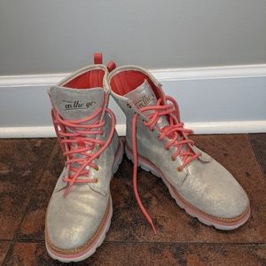 Skechers On-the-Go Boot, sz 6.5